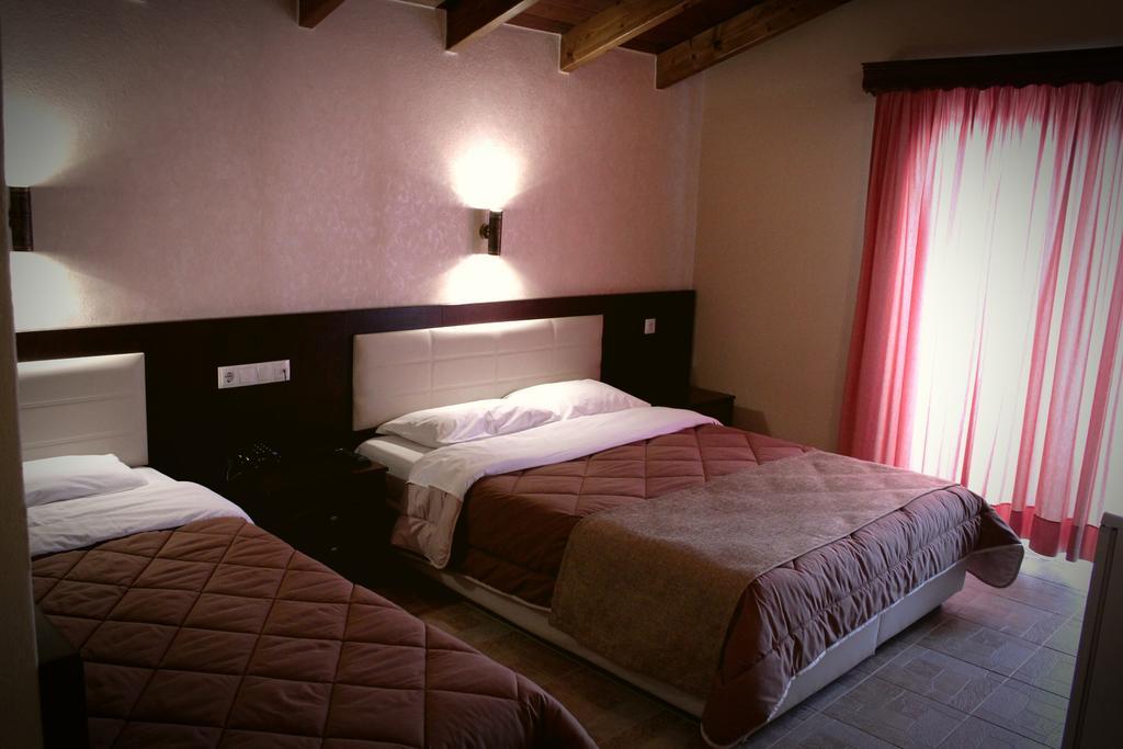 Filippion Hotel Keramotí Habitación foto